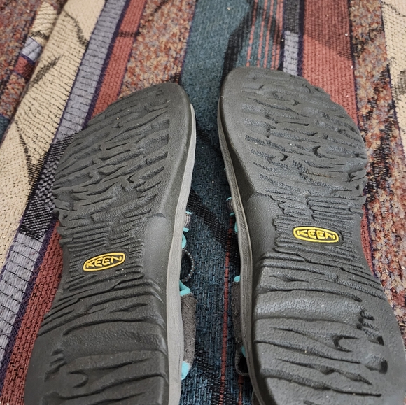 Womens keen sandles - Picture 2 of 4